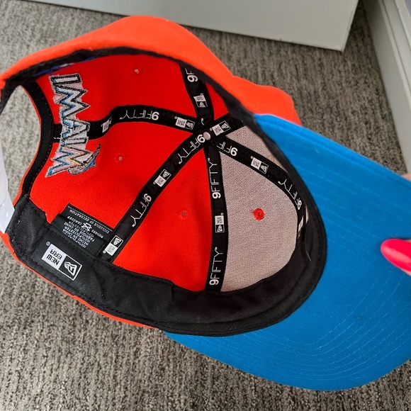 Miami Marlins Two Tone Hat - Picture 4 of 5